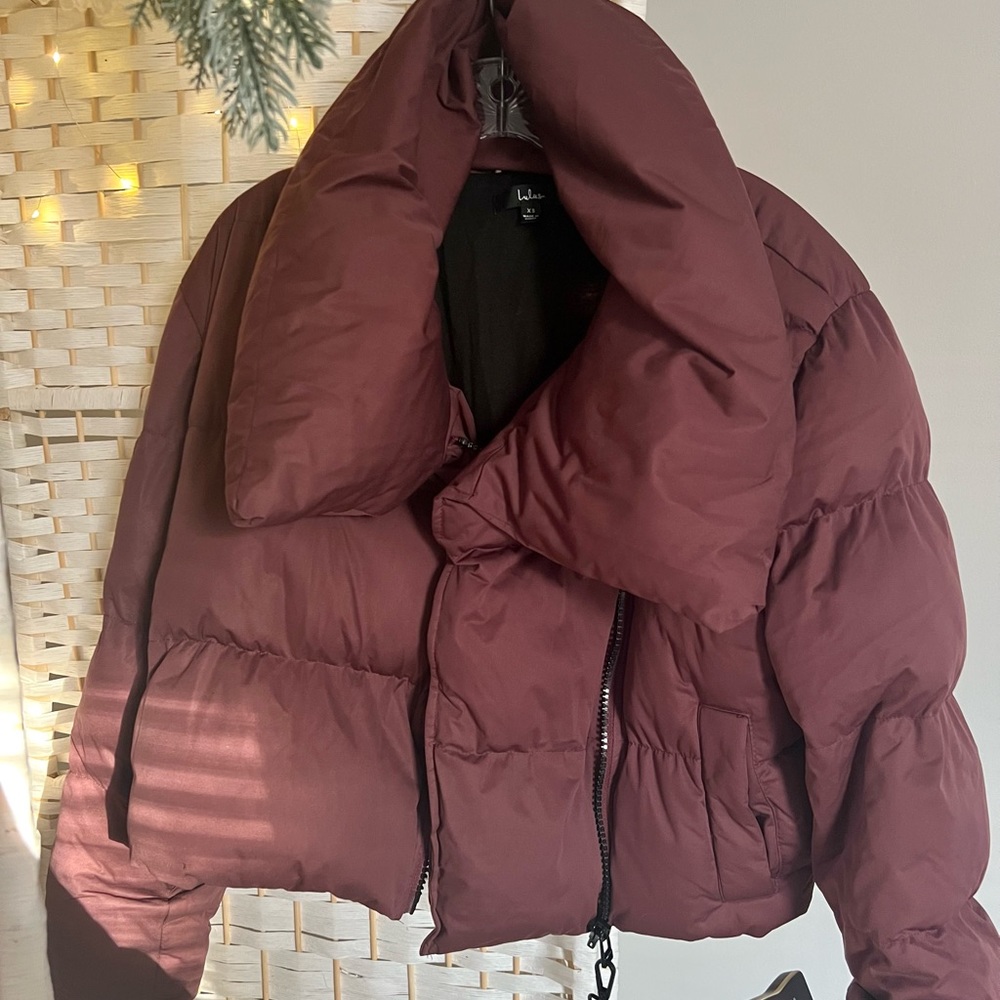 Lulus Maroon/Wine colored winter crop puffer jacket size XS